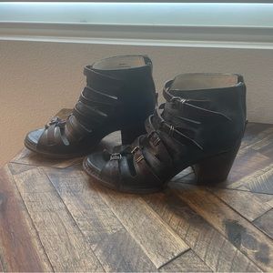 Freebird Quinn size 7 Black Multi